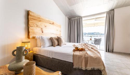 Double Room with Balcony and Sea View