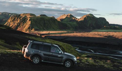 Automatic Mitsubishi 4X4 D Camper or similar (with heater) 