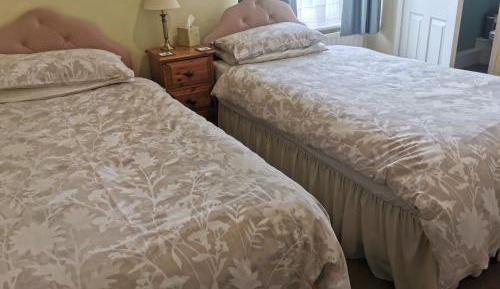 Twin Room with Private Bathroom