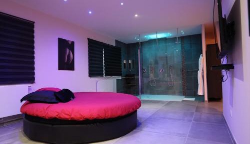 King Room with Spa Bath