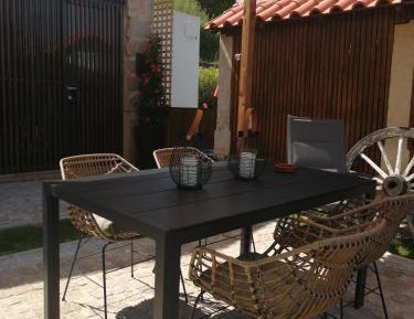 Apartment with Garden View