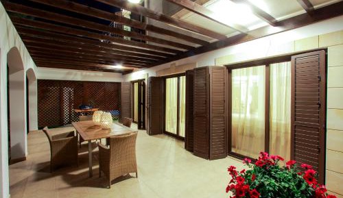 Villa - Beach Front