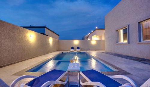 The Royal Villa 2 Bedrooms with Private Pool