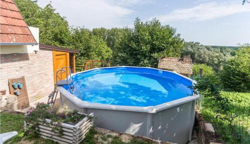 One-Bedroom Holiday Home