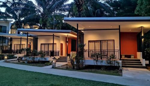 Villa with Garden View