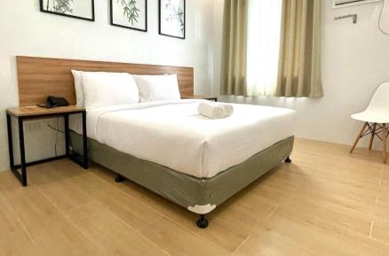 Standard Queen Room