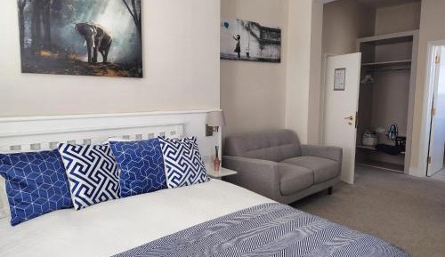 Deluxe Double Room with Shower