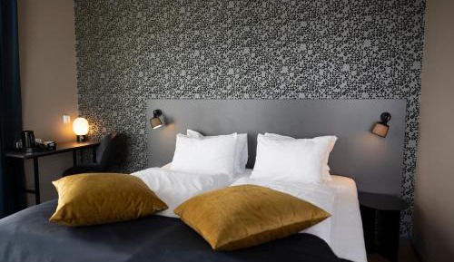 Superior Deluxe Double or Twin Room 