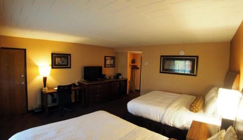 Queen Room with Two Queen Beds with Balcony
