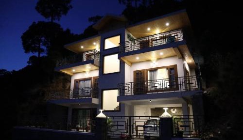 Villa with Garden View