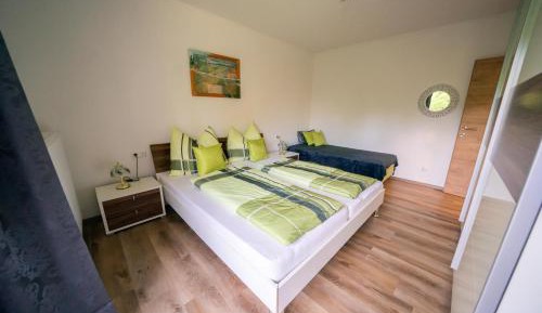 One-Bedroom Apartment with Shower