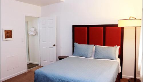 Standard Queen Room