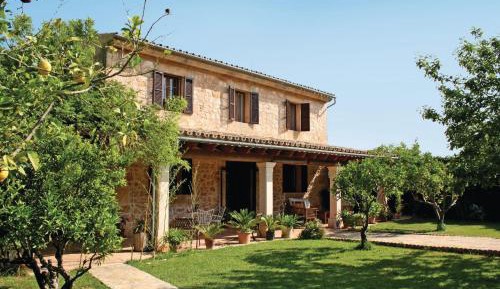 Four-Bedroom Holiday Home