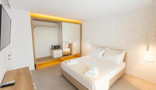 Suite with Garden View