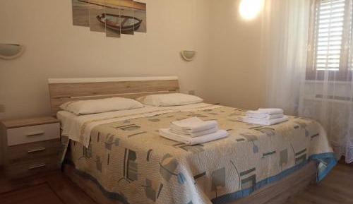 One-Bedroom Apartment with Balcony