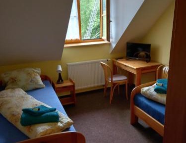 Twin Room with Shower