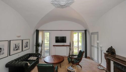 Apartment with Garden View