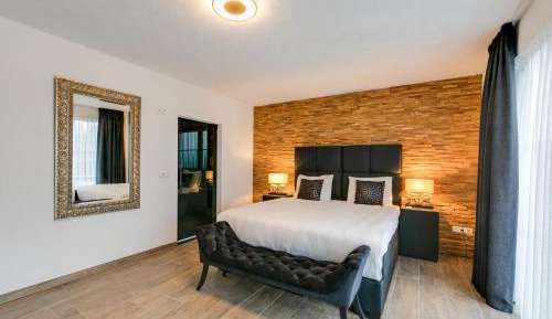 Deluxe Double Room with Bath