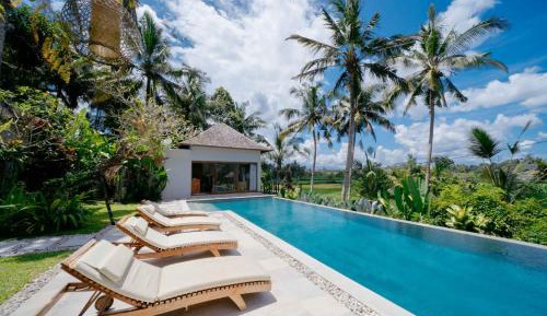 Royal Three Bedroom Pool Villa with Rice Field View
