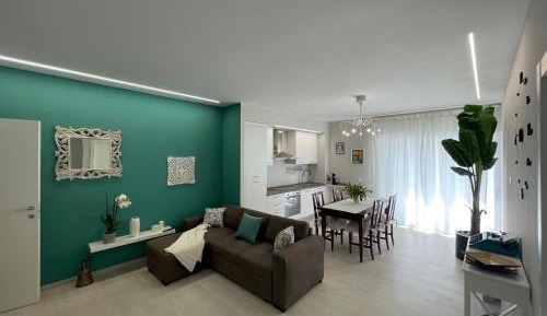 Two-Bedroom Deluxe Apartment with Balcony