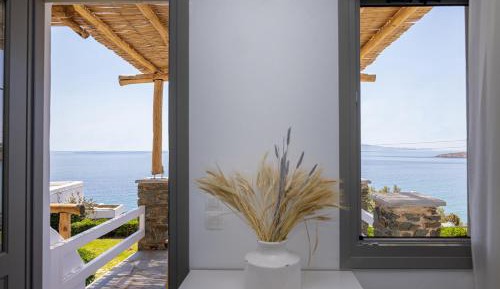 Suite with Panoramic Sea View - Split-Level (2-3 Adults)