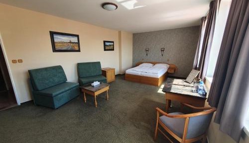 Large Double Room