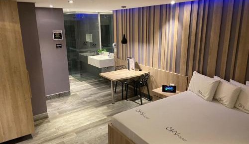 Deluxe Suite with Spa Bath