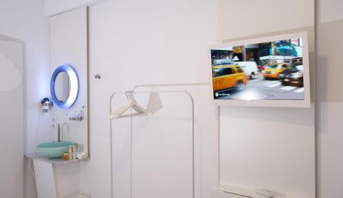 Single Room with Shared Toilet