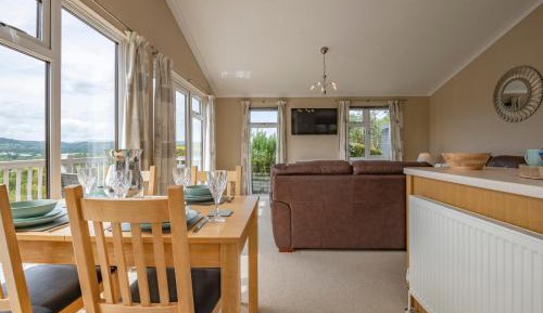 Gwrych Lodge (Pet Friendly)