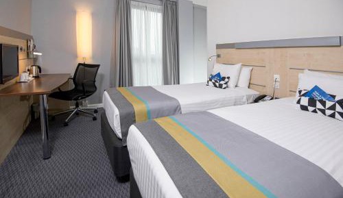 Standard Twin Room with Free Hot Breakfast