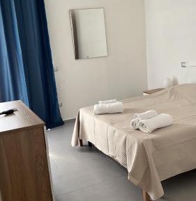 Large Double or Twin Room