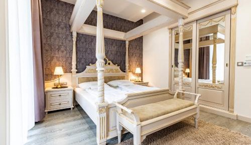 King Room with Lake View