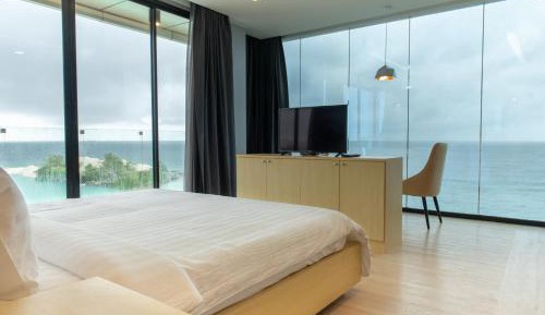 Premier Oceanview with Balcony with Free 30-Minute Spa, Room Upgrade and Guided Snorkeling Trip – Aug & Sep 26 Stays