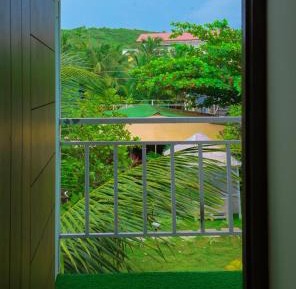 Deluxe Double Room (2 Adults + 1 Child)