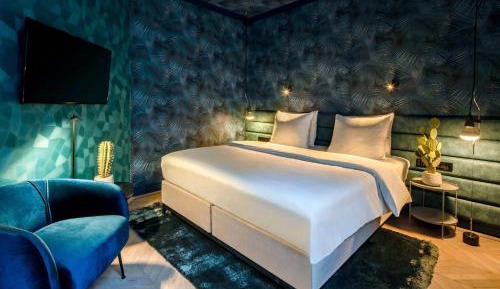 Standard Double/Queen Room