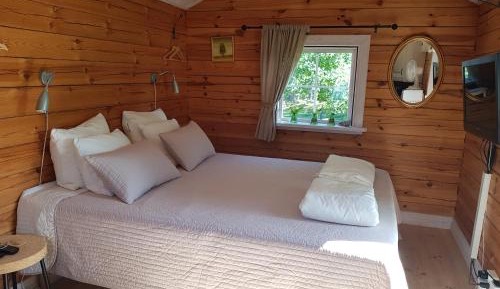 One-Bedroom Cottage
