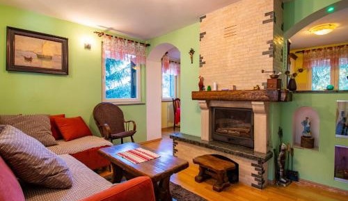 Three-Bedroom Holiday Home 