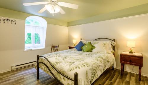 Queen Room with Garden View
