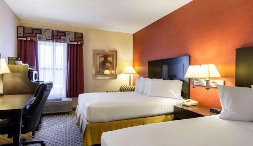 Queen Room with Two Queen Beds - Non-Smoking