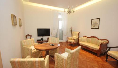 Two-Bedroom Apartment with Balcony and Sea View