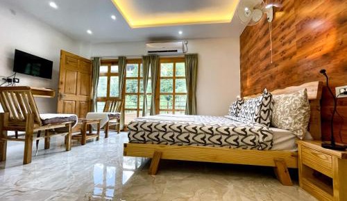 Family Room with Mountain View