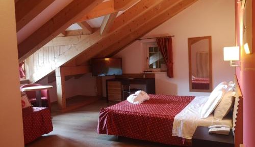 Triple Room with Mountain View