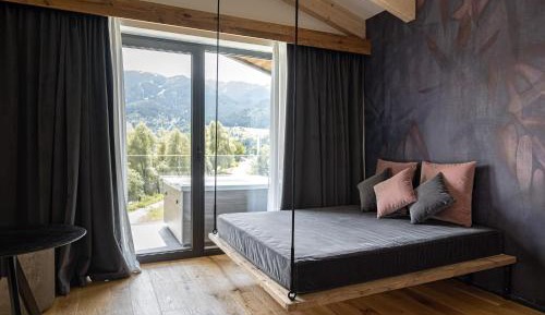 Suite with Hot Tub