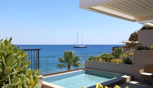 Amber Suite with Plunge Pool & Sea View