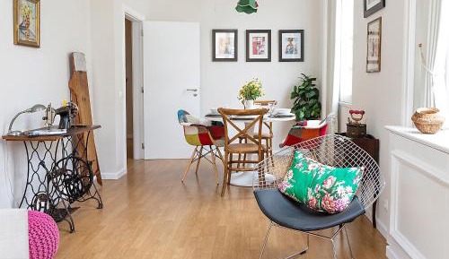 One-Bedroom Apartment with Street View