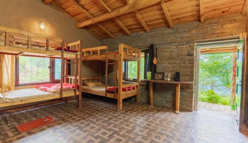 Single Bed in Mixed Dormitory Room