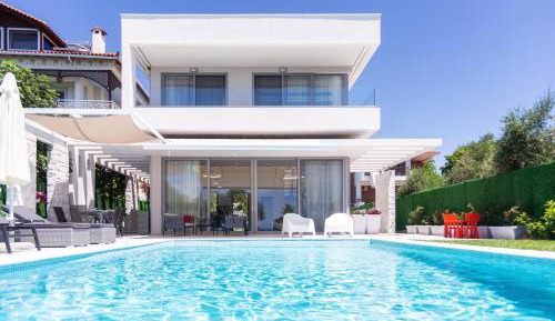 Villa - Beach Front