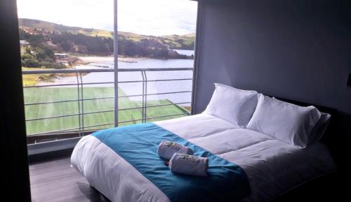 Apartment with Lake View