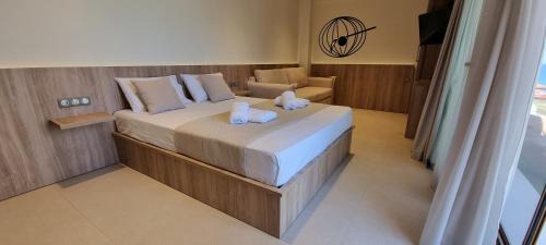 Deluxe Suite with Spa Bath