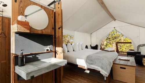 Deluxe Tent, Private Bathroom